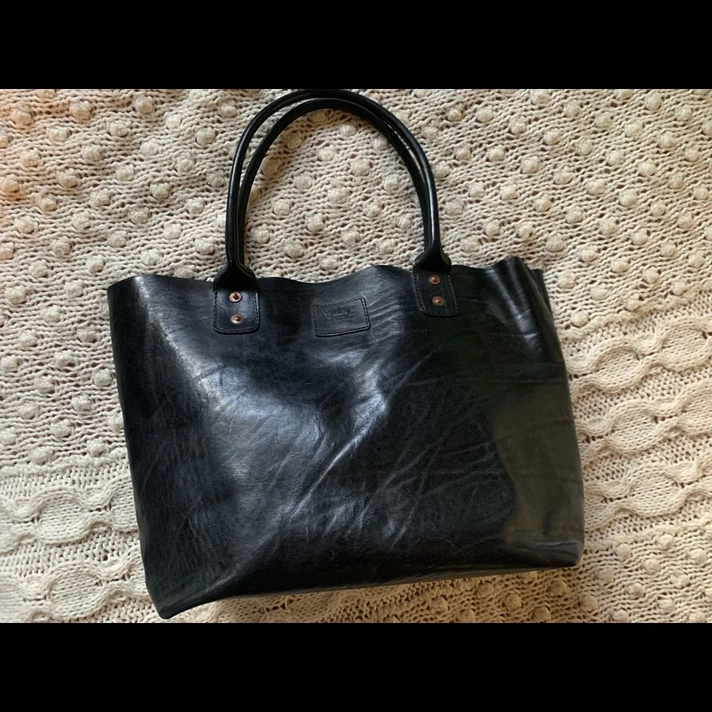 East West Tote - Picture 2 of 7